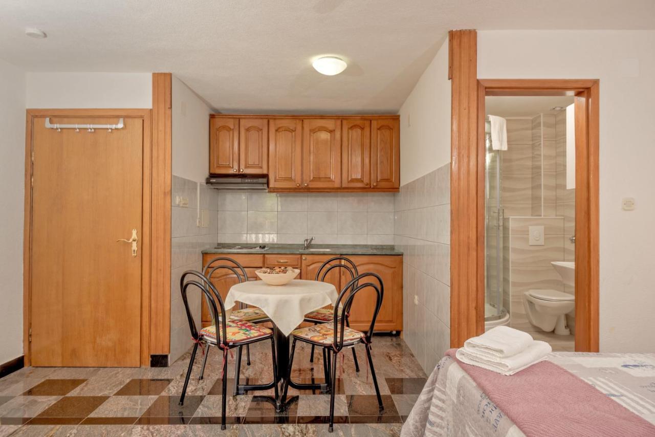 Apartmani Putnik Baška Voda Kültér fotó